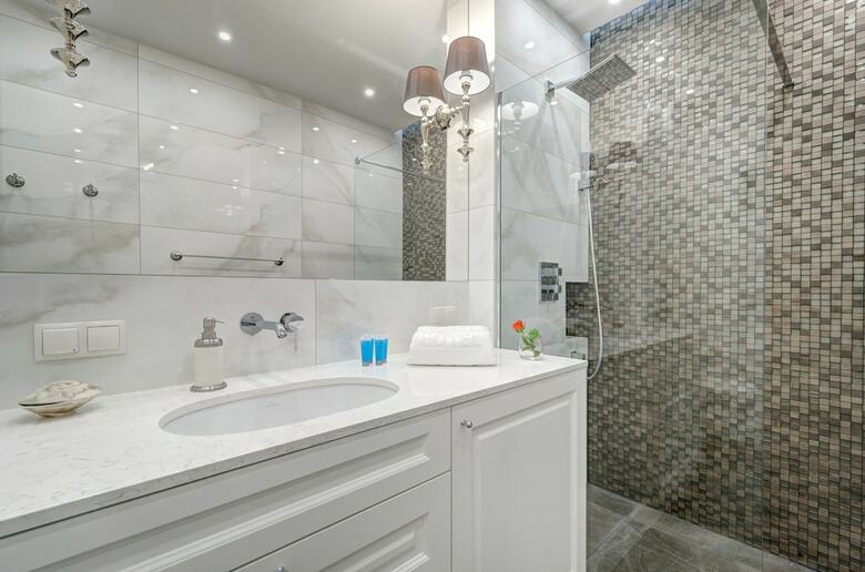 Live & Travel Apartments