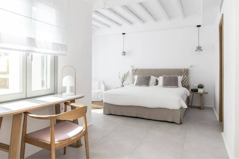 Adorno Beach Hotel & Suites