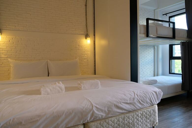 Hostal Bangkok Oasis Hotel