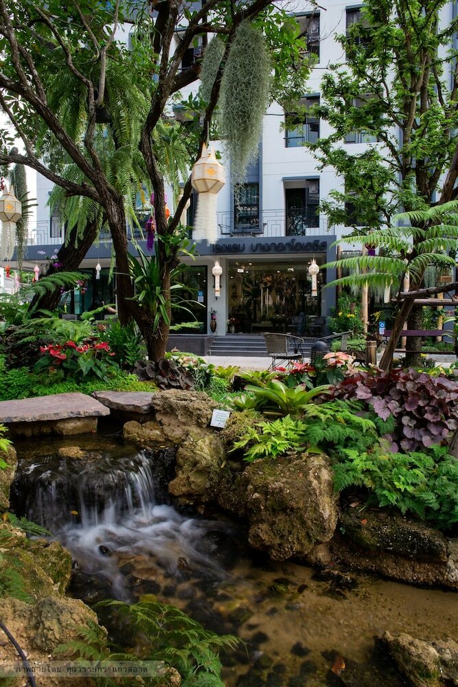 Hostal Bangkok Oasis Hotel