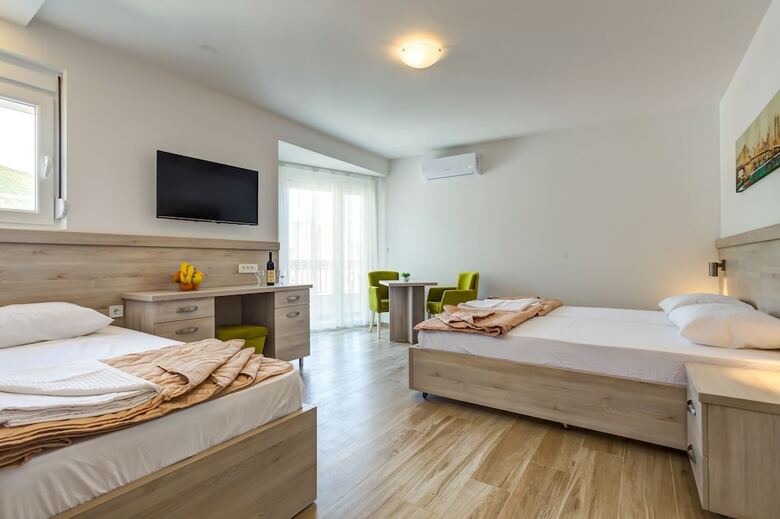 Aparthotel Almare Apartments  Budva