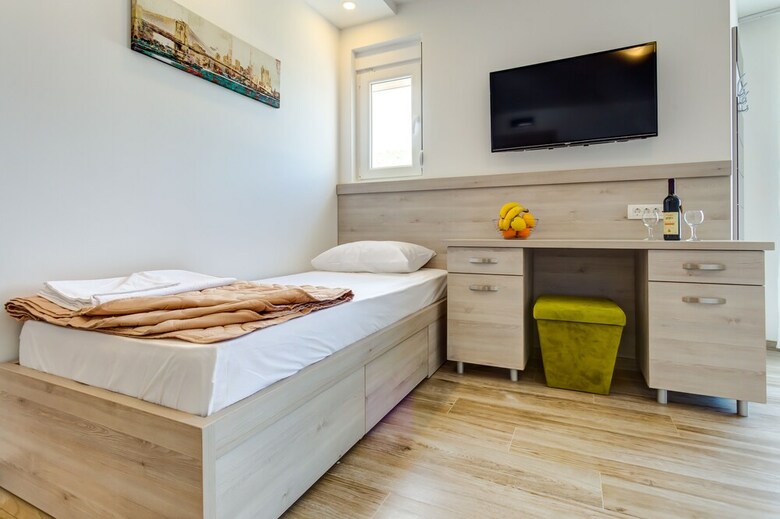 Aparthotel Almare Apartments  Budva