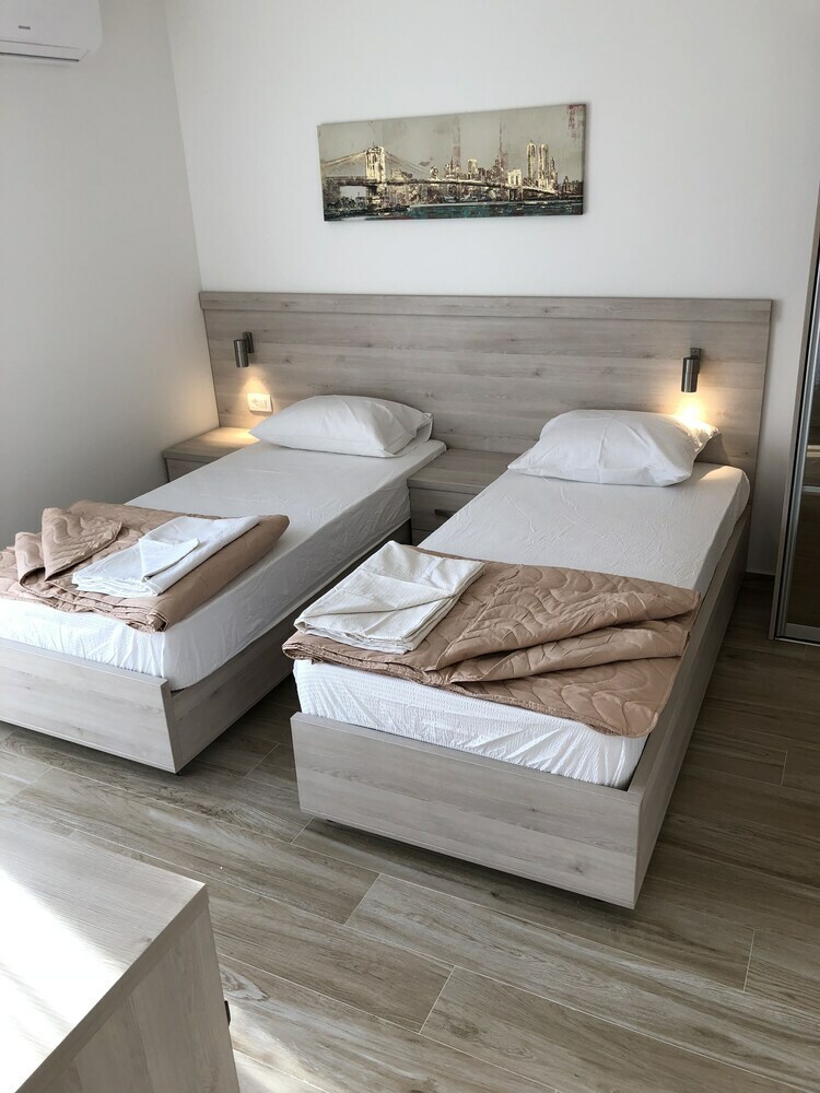 Aparthotel Almare Apartments  Budva