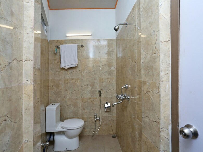 Oyo 13262 Hotel Indiana