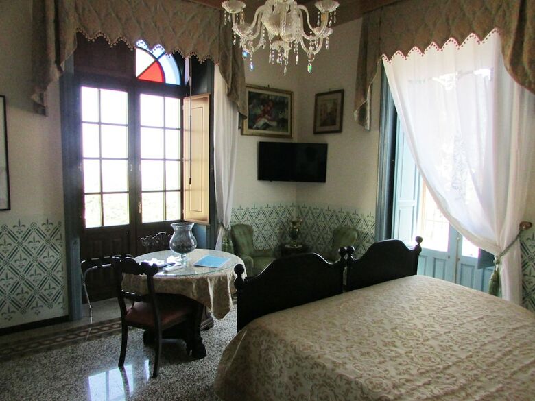 Bed & Breakfast Alexander Art Nouveau Suites