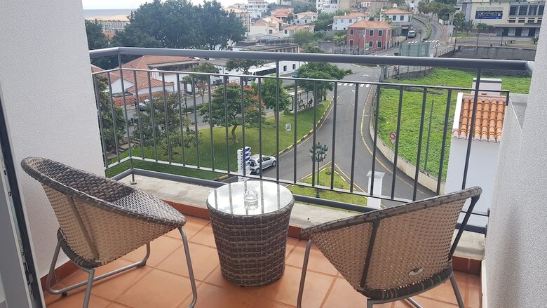Santa Cruz Village Hotel