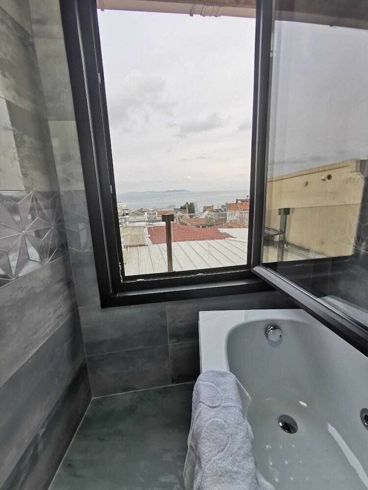 Agora Boutique Hotel & Bistro