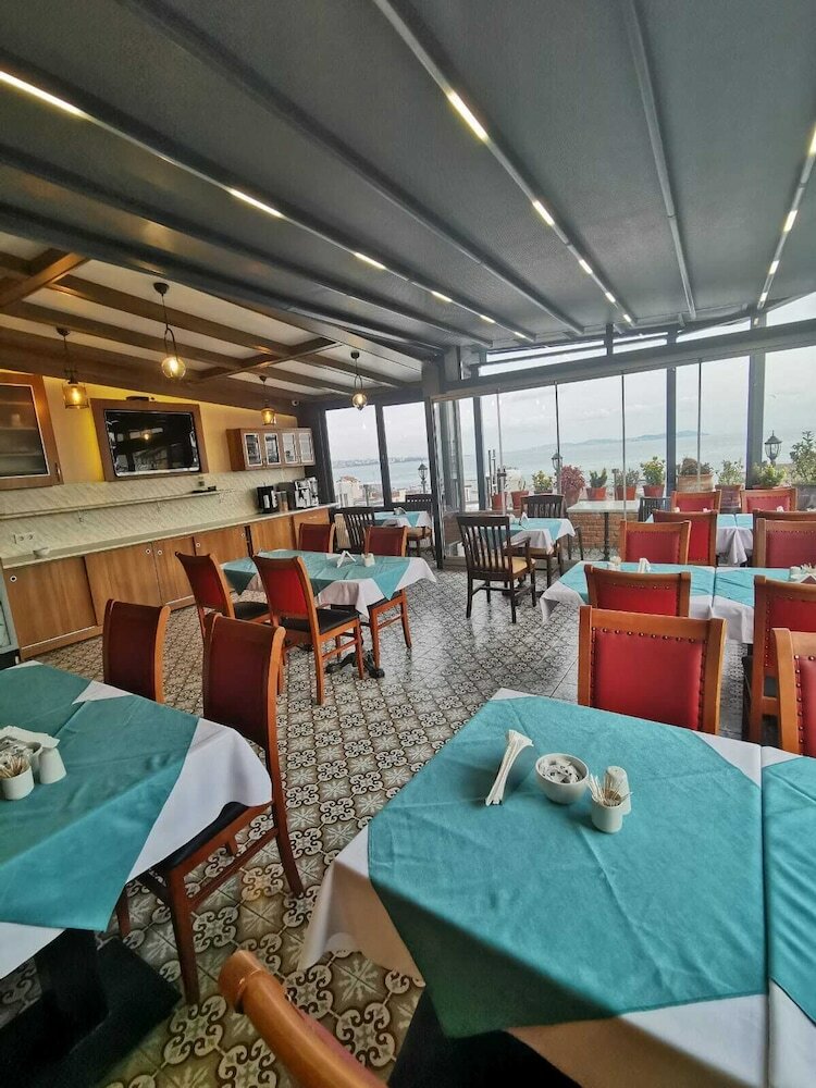 Agora Boutique Hotel & Bistro