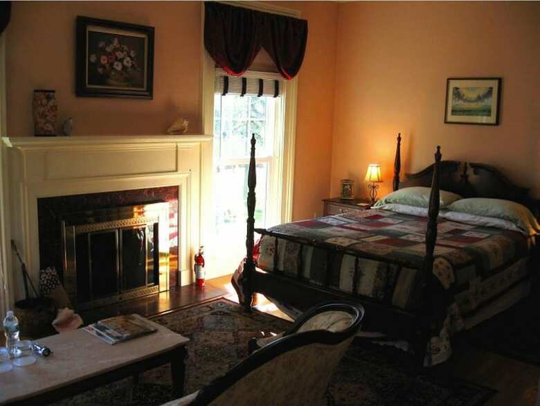 Mariaville Lake Bed And Breakfast