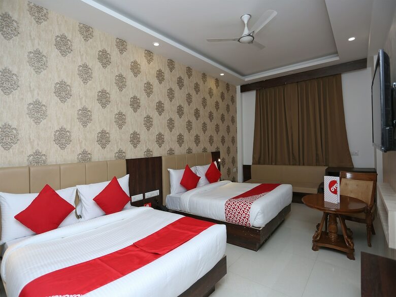Hotel Oyo 14481 Almati Inn