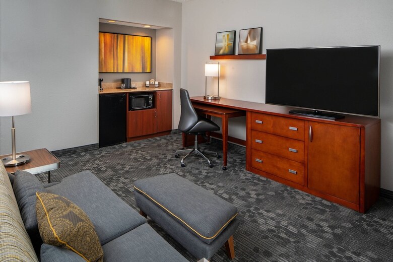 Hotel Courtyard By Marriott Nashville Airport