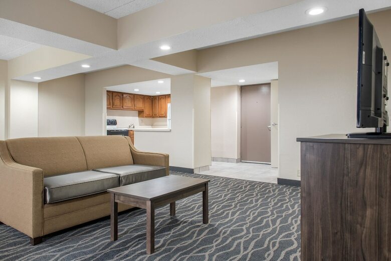 Hotel Quality Inn And Conference Center