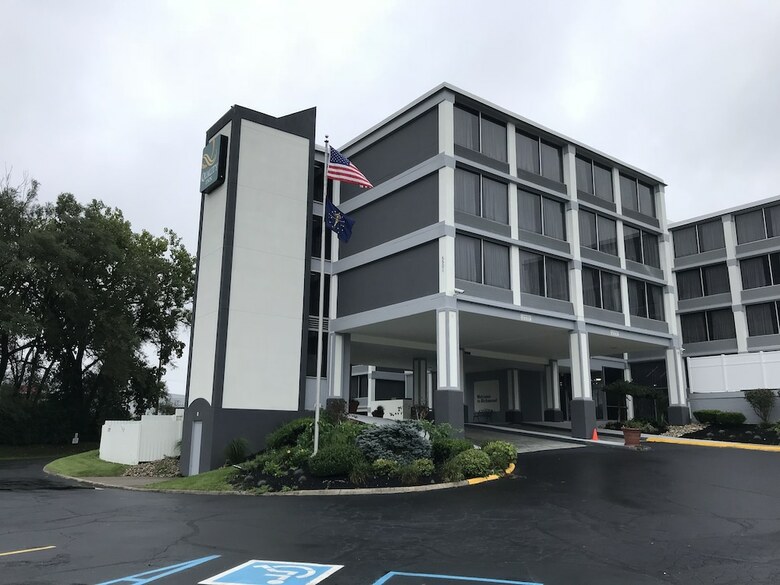 Hotel Quality Inn And Conference Center