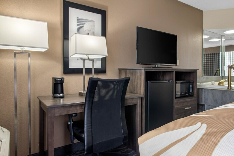 Hotel Quality Inn And Conference Center