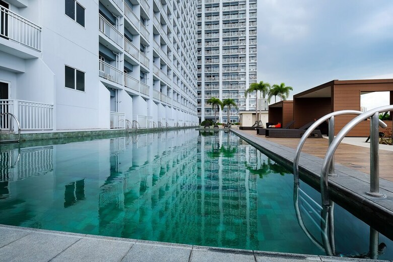 Breeze Residences Roxas Boulevard Manila