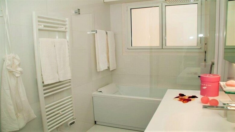 Apartamento 55 M2 With Balcony In The 6th Arrondiss.