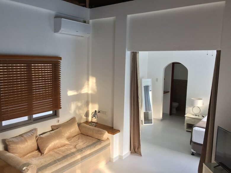 Hotel Seapearl Of Alona