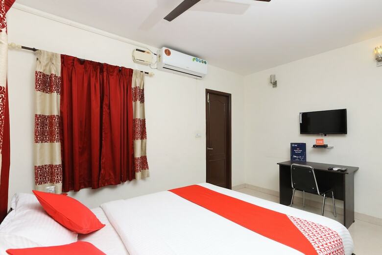 Hotel Oyo 15133 Sharon Residency