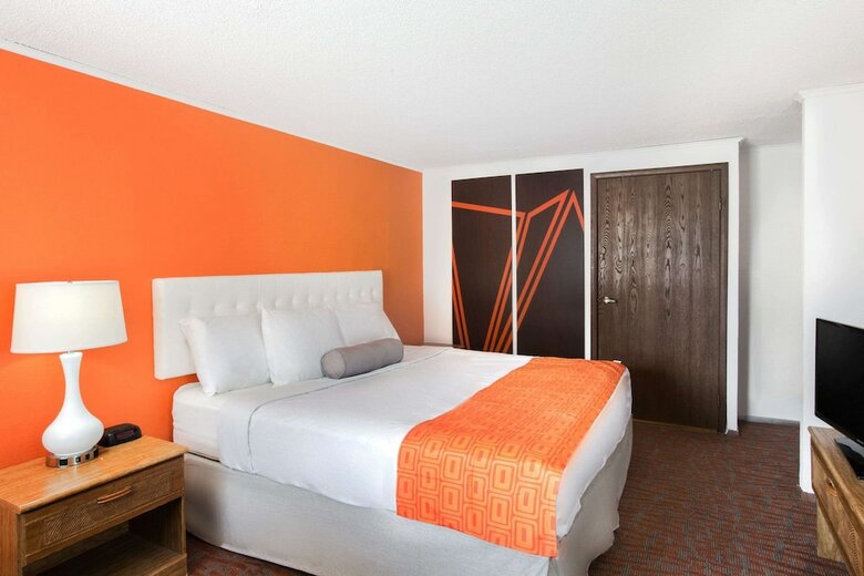 Hotel Howard Johnson By Wyndham Wilmington