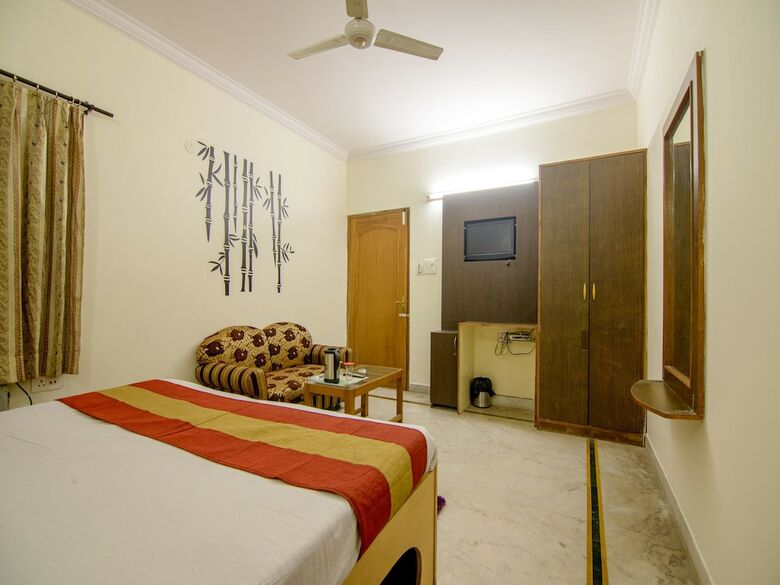 Oyo 2729 Hotel Hv International