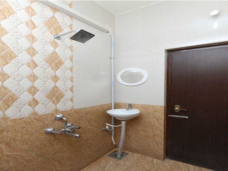 Hotel Oyo 12831 Its South East Residency