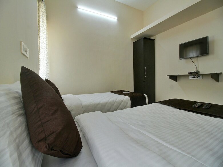 Oyo 12798 Soundaryam Apartments