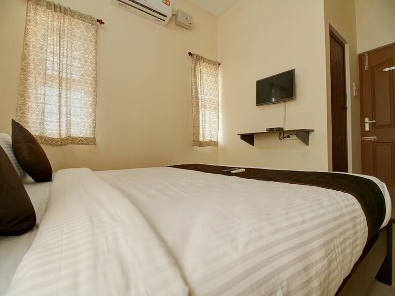 Oyo 12798 Soundaryam Apartments