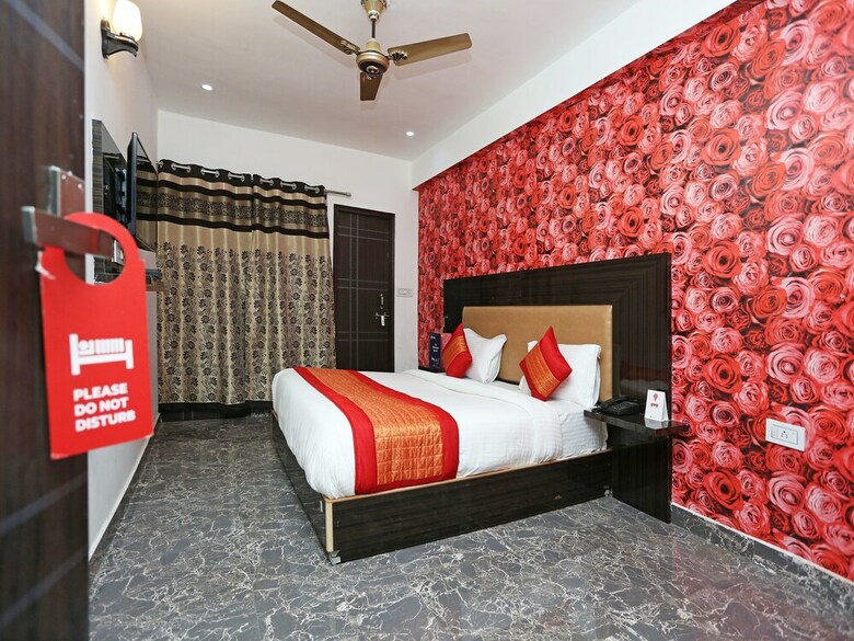 Oyo 11405 Hotel Tej Palace