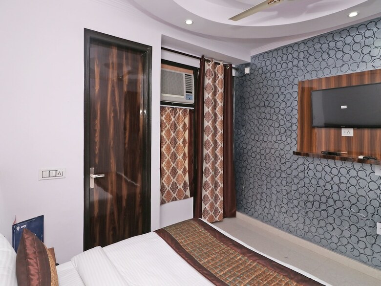 Oyo 12348 Hotel Aerosky Residency