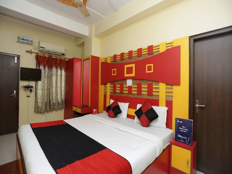 Oyo 12221 Hotel M House