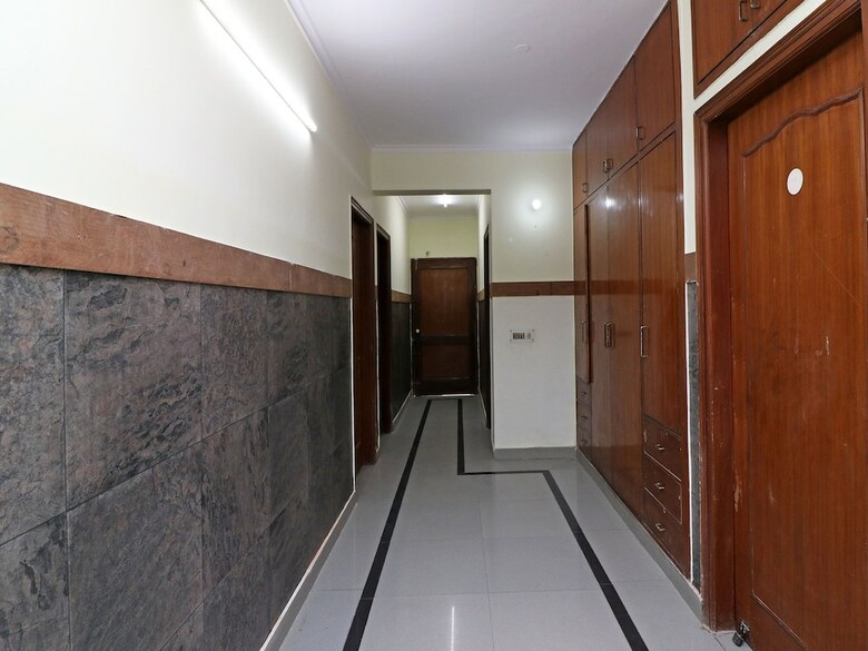 Hotel Oyo 12722 B K House