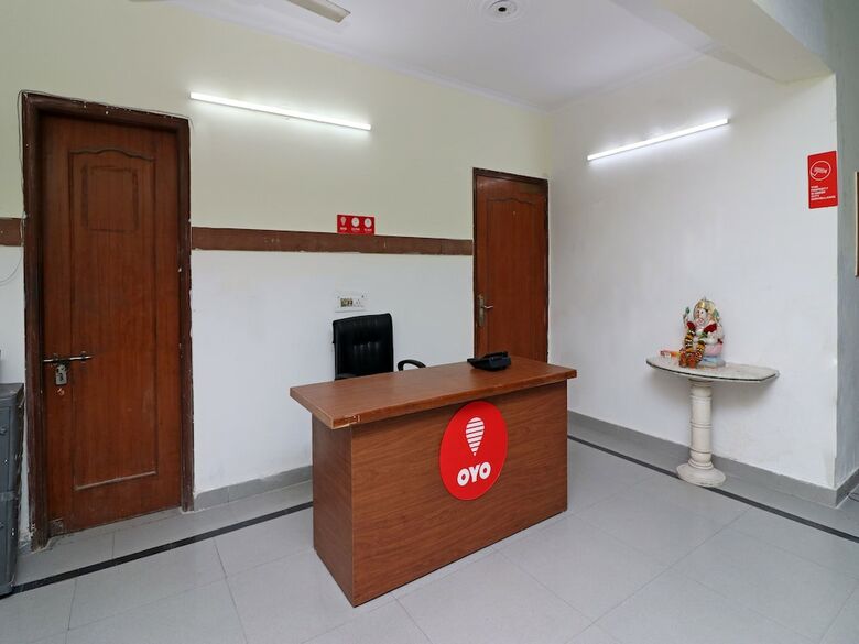 Hotel Oyo 12722 B K House