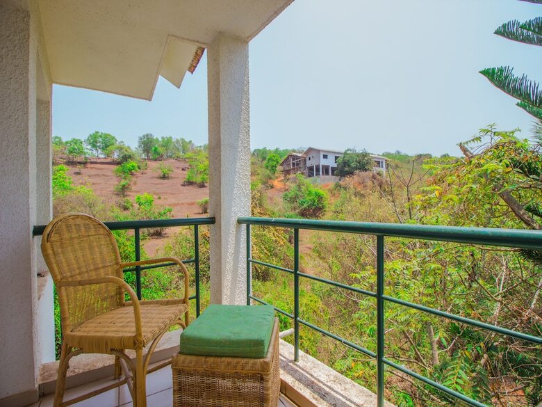 Oyo 13840 Home Radiant 2bhk Lpk Waterfront