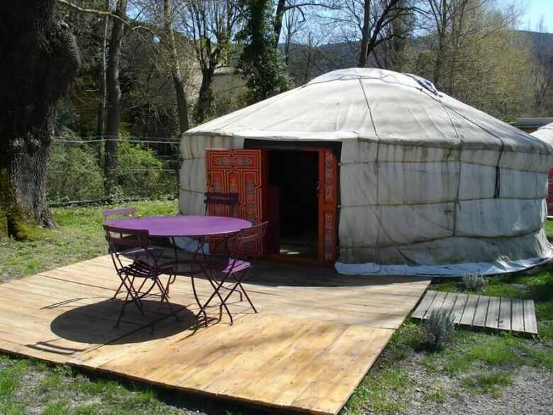 Camping Domaine Provencal - Yourtes