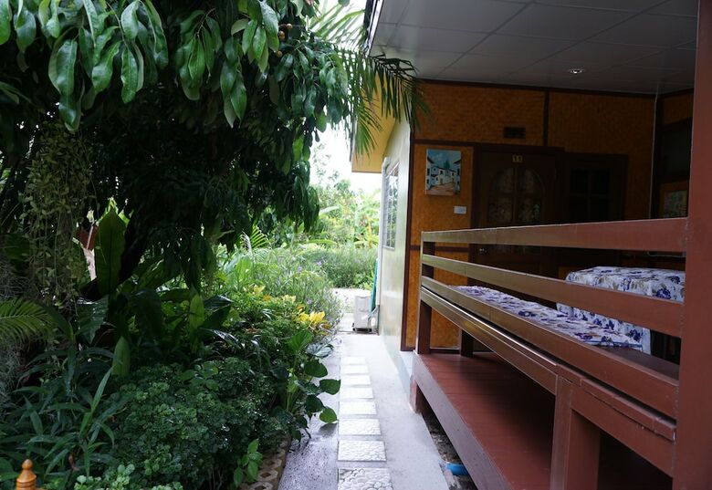 Hotel Bansuan Thanormpat Resort