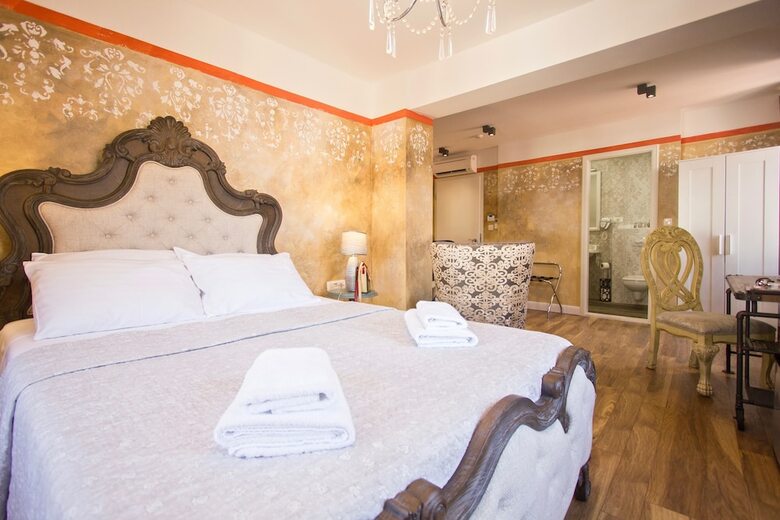 Hotel Plaza Marchi Old Town