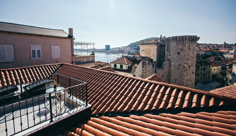 Hotel Plaza Marchi Old Town