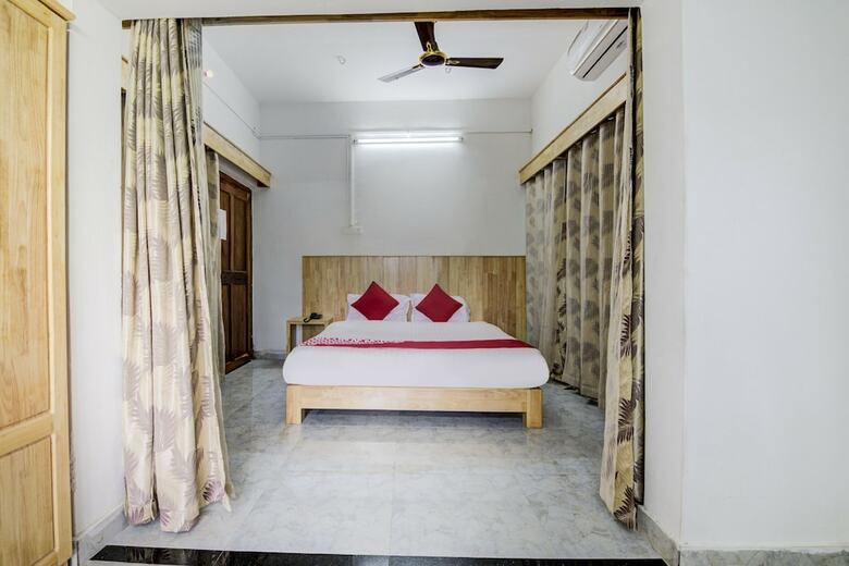 Hotel Oyo 12070 Sai Page 3 Resort