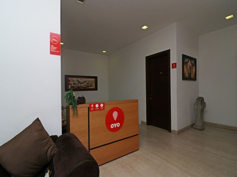 Hotel Oyo 13575 Green Vogue