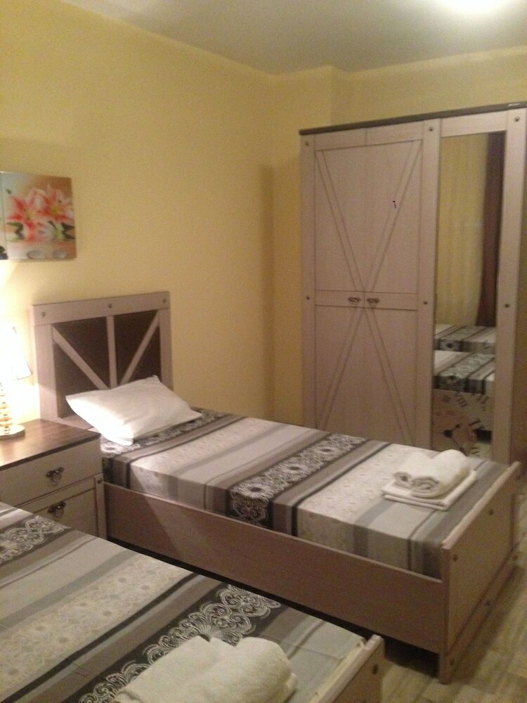 Aparthotel Admiral Plaza Apartments