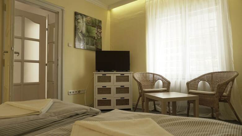 Hostal Green Garden Hostel