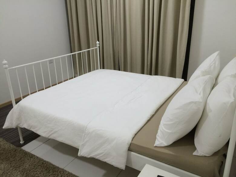 Lawang Suite Apartment With Balcony