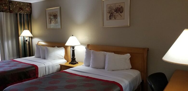 Hotel Ramada By Wyndham & Suites Warner Robins