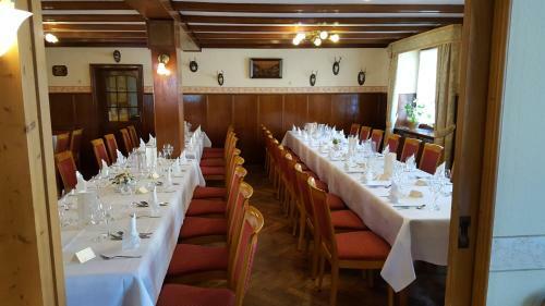 Hostal Gasthaus Zum Hirschen