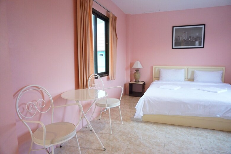 Hotel Pranee Mansion Airport