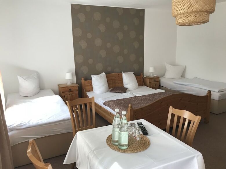 Bed & Breakfast Pension Neusch�nau