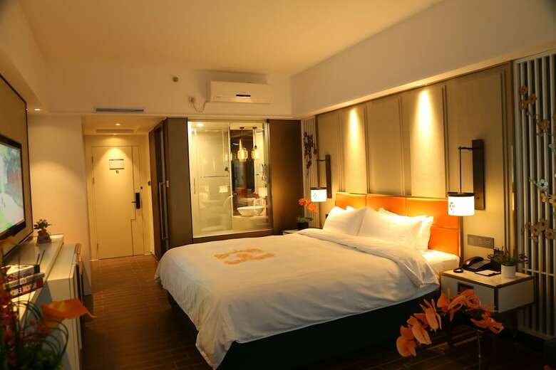 Clifford Hotel