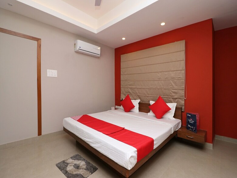 Hotel Oyo 13167 Nirvana Lodge