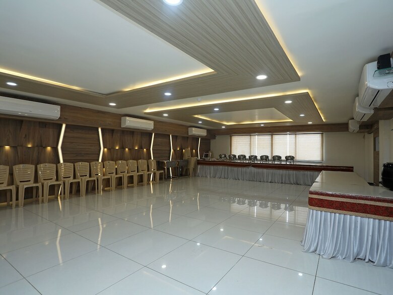 Oyo 14637 Hotel Taste Of India