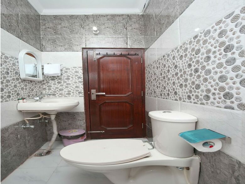 Oyo 13700 Hotel Star Palace